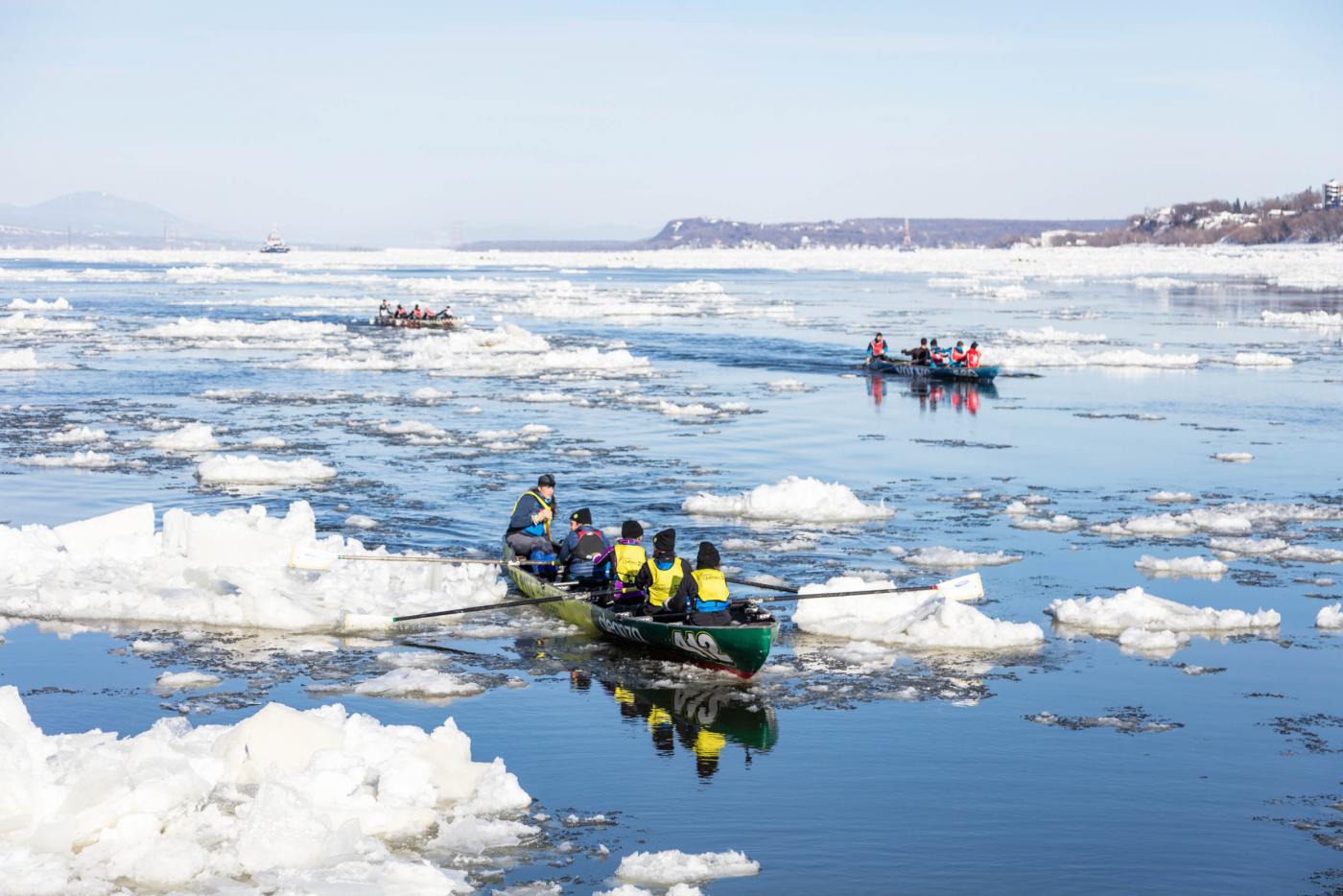 Ice canoe race in Québec