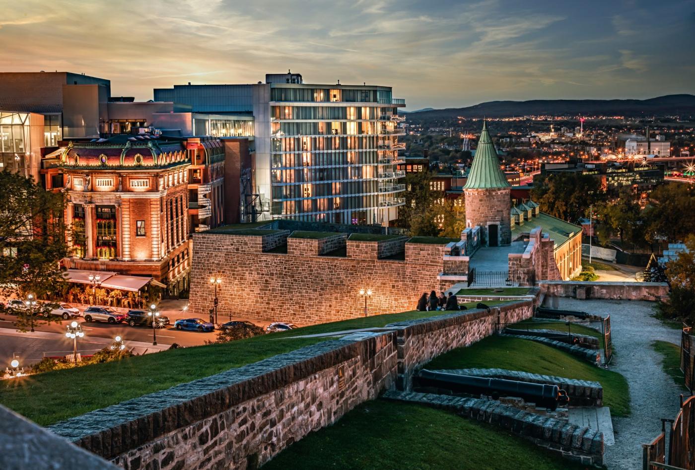 Québec City Capitole hotel at night time