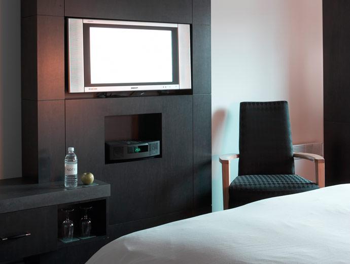 ALT Hôtel Québec - Room with TV