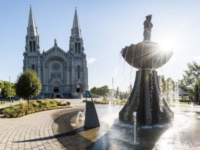 QDa-basilique-notre-dame-quebec-jeff-frenette-1400x900