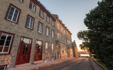 Old Québec Street at sunset