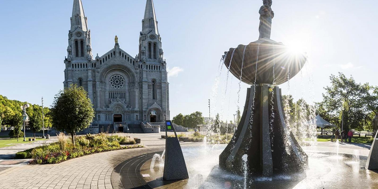 QDa-basilique-notre-dame-quebec-jeff-frenette-1400x900