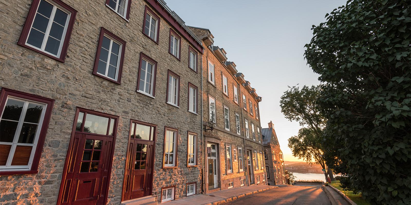 Old Québec Street at sunset