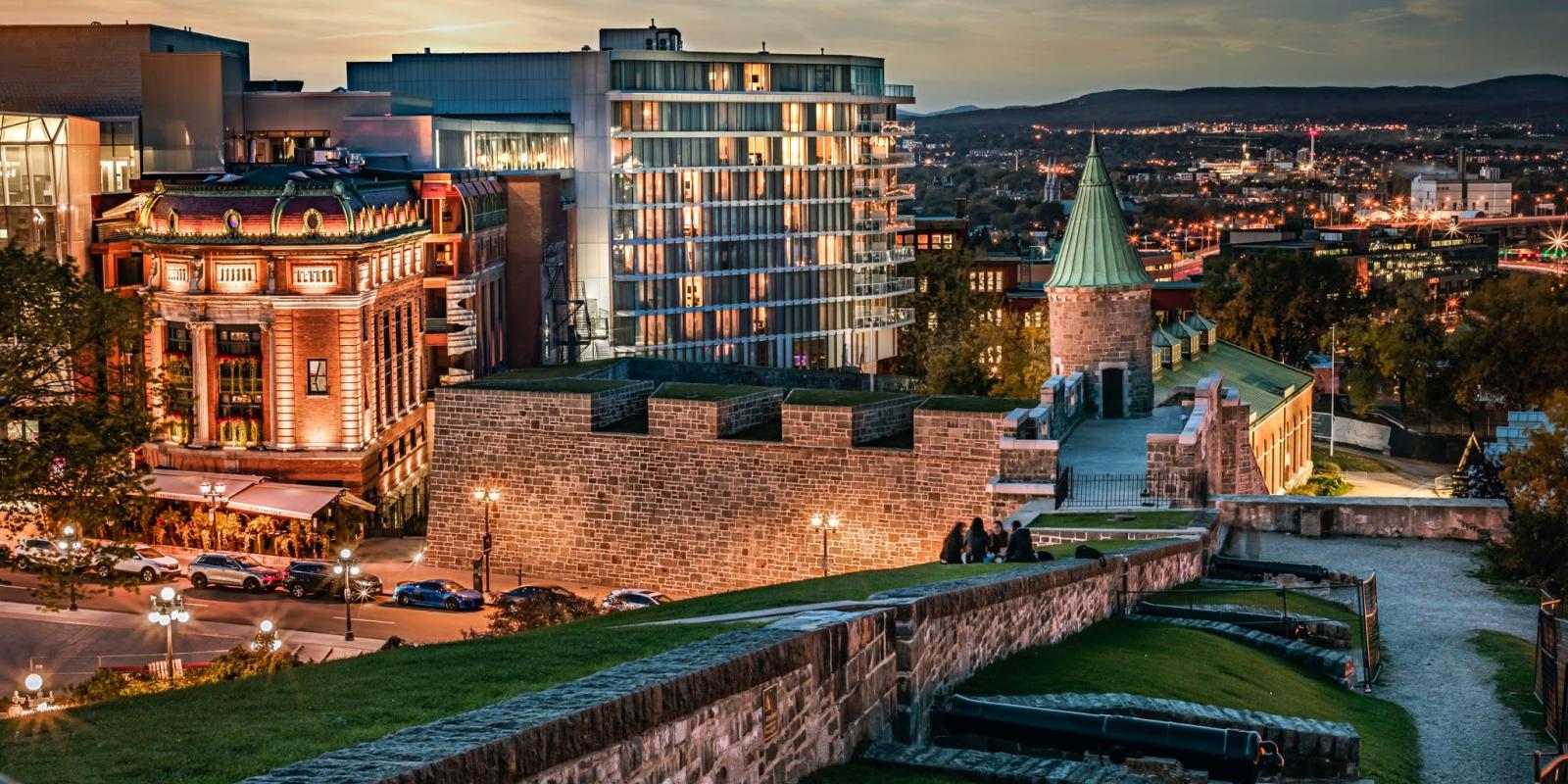 Québec City Capitole hotel at night time