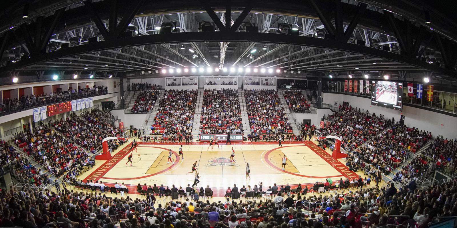 Basketball au PEPS à Québec