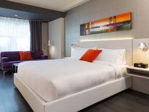 Hôtel Sépia - room with 1 Queen bed
