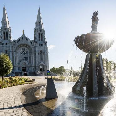 QDa-basilique-notre-dame-quebec-jeff-frenette-1400x900