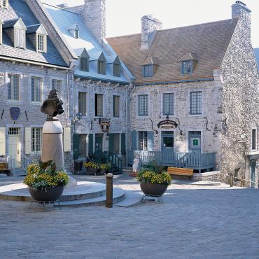 Québec City streets photograph showing the Place Royale